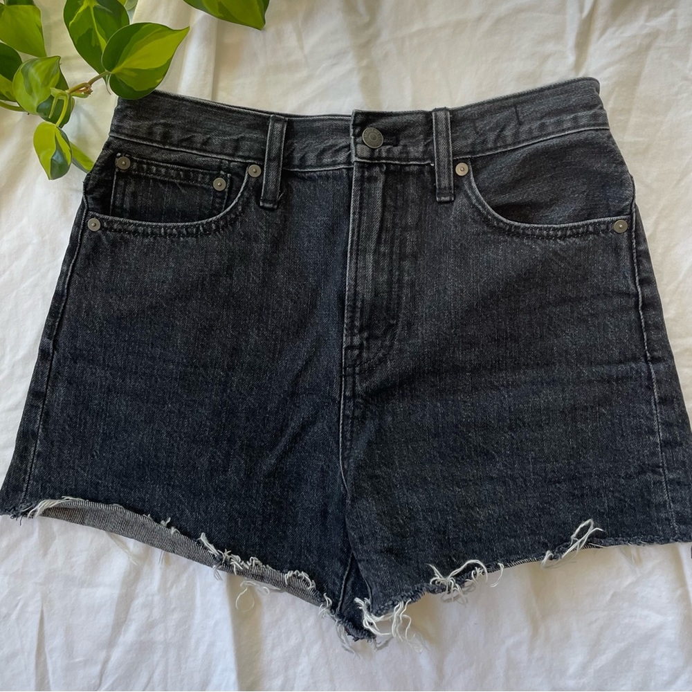 Madewell: The Perfect Jean Short